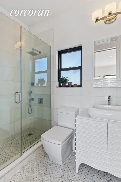 New York City Real Estate | View 353 Jefferson Avenue, 4 | Bathroom | View 6