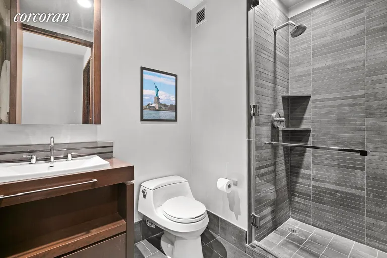 New York City Real Estate | View 40 Broad Street, PH3G | Full Bathroom | View 7