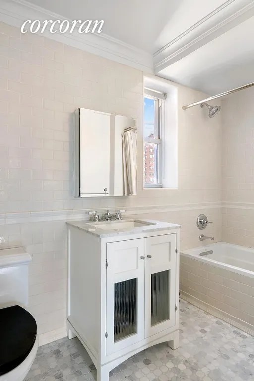 New York City Real Estate | View 167 East 82Nd Street, 10B | Full Bathroom | View 7