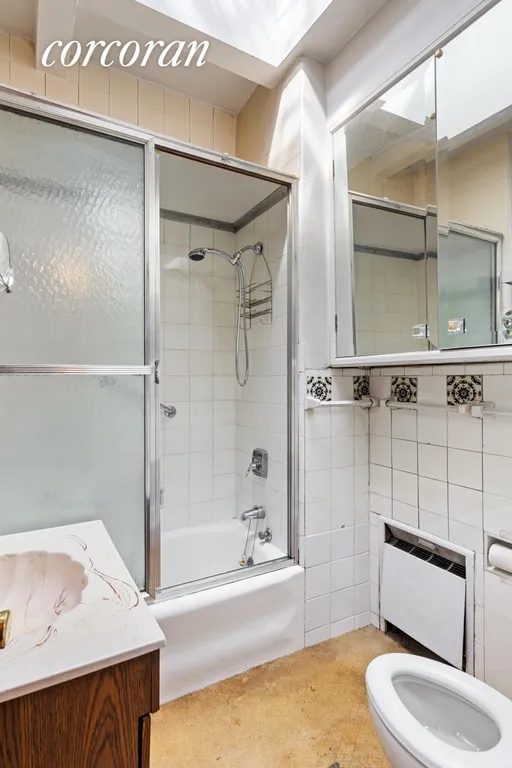 New York City Real Estate | View 35 East 9th Street, PH | Bathroom | View 20