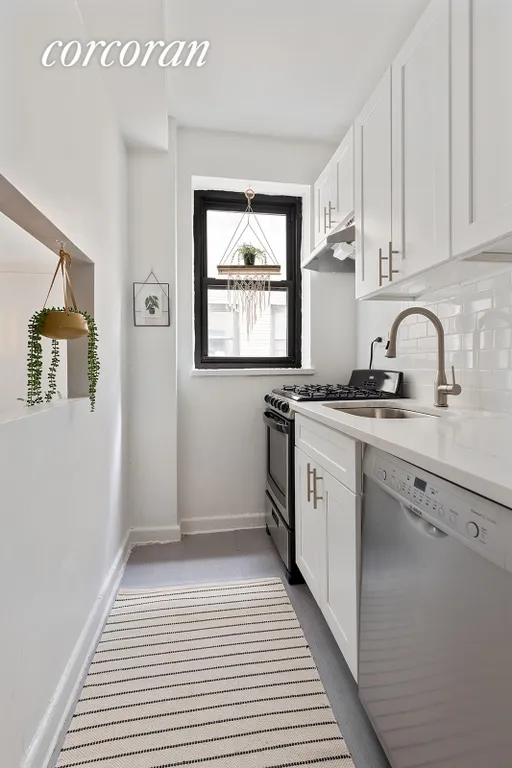 New York City Real Estate | View 155 West 71st Street, 4C | Kitchen | View 4