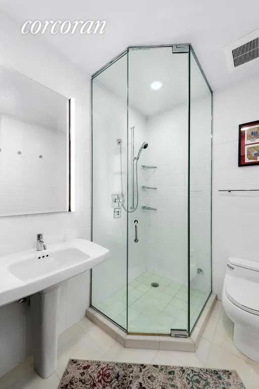 New York City Real Estate | View 74 Fifth Avenue, 3C | Bathroom | View 8