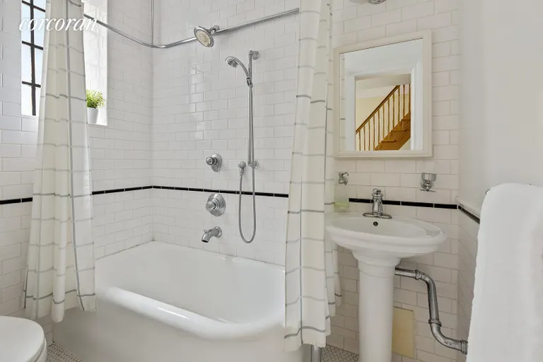 New York City Real Estate | View 116 PINEHURST AVENUE, E12/4 | Full Bathroom | View 11