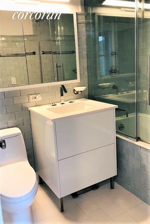 New York City Real Estate | View 80 Central Park West, 15G | Bathroom | View 5