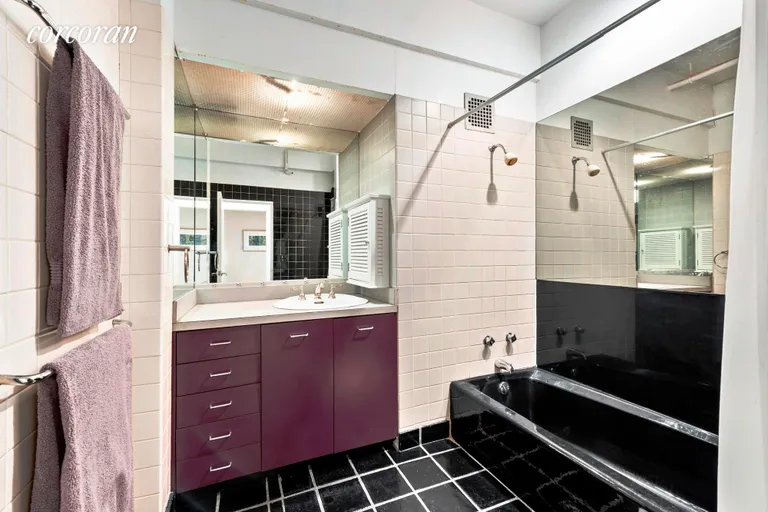 New York City Real Estate | View 347 West 39th Street, 13N | Full Bathroom | View 5