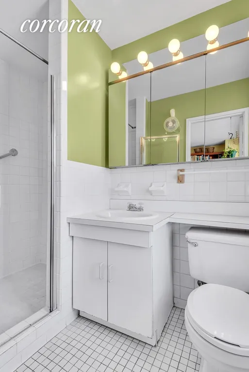 New York City Real Estate | View 185 West End Avenue, 27D | Full Bathroom | View 7