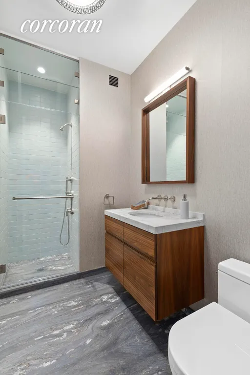 New York City Real Estate | View 252 Seventh Avenue, 6I | Full Bathroom | View 13