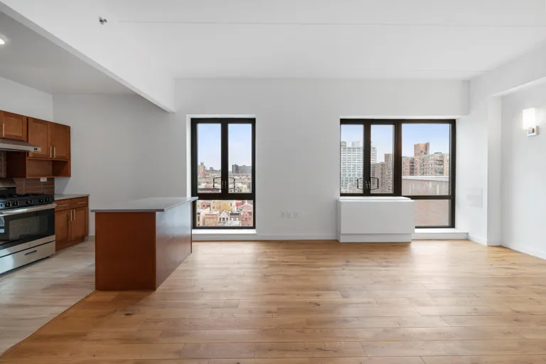 New York City Real Estate | View 353 East 72Nd Street, 31D | 1 Bed, 1 Bath | View 1