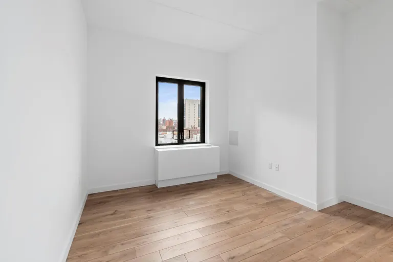 New York City Real Estate | View 353 East 72Nd Street, 31D | room 2 | View 3