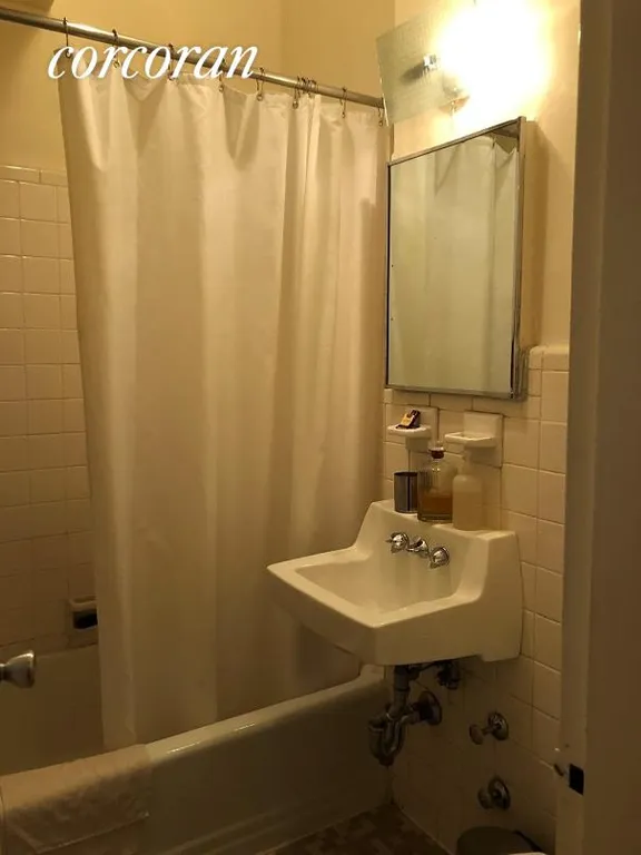 New York City Real Estate | View 326 West 83rd Street, 6A | Full Bathroom | View 6