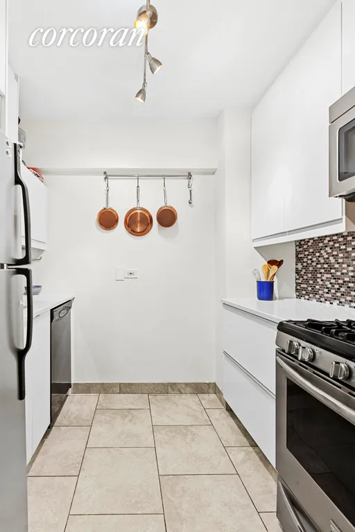 New York City Real Estate | View 444 East 75th Street, 8J | Kitchen | View 4