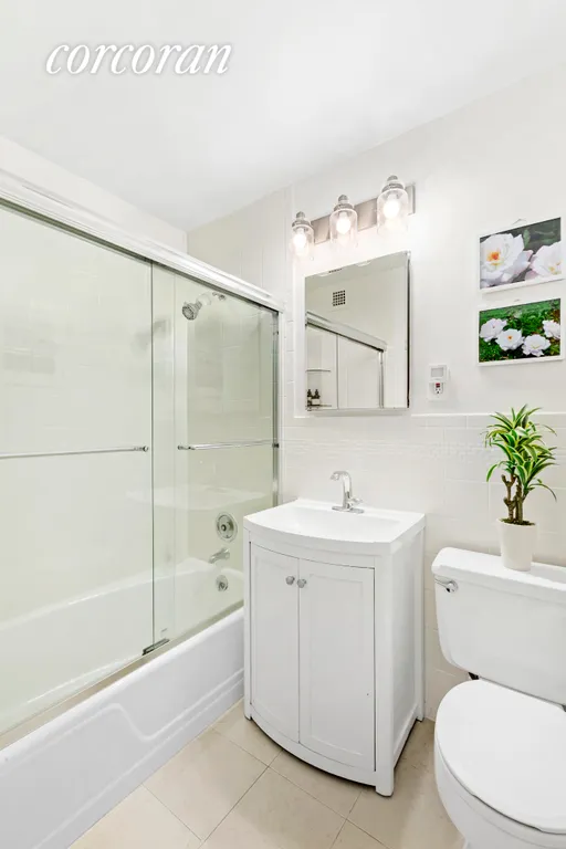 New York City Real Estate | View 444 East 75th Street, 8J | Bathroom | View 5