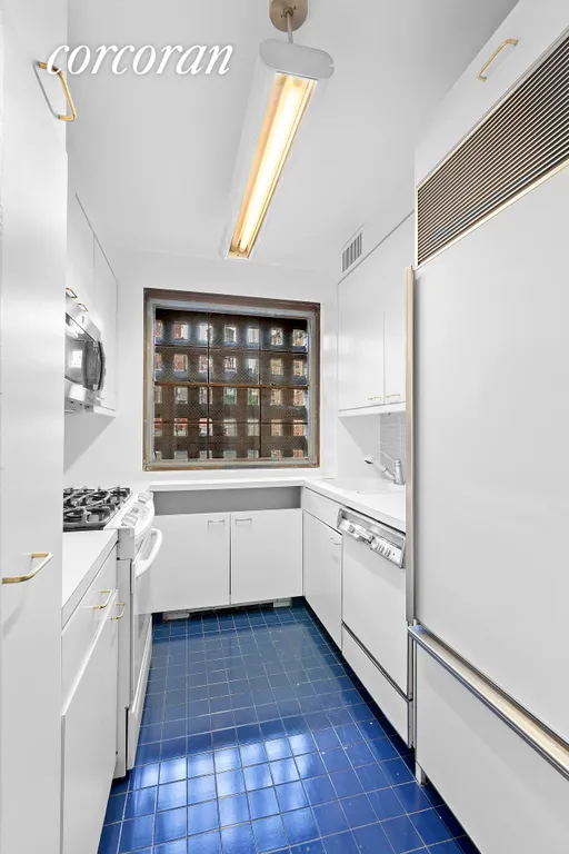 New York City Real Estate | View 203 East 72nd Street, 8D | Kitchen | View 4
