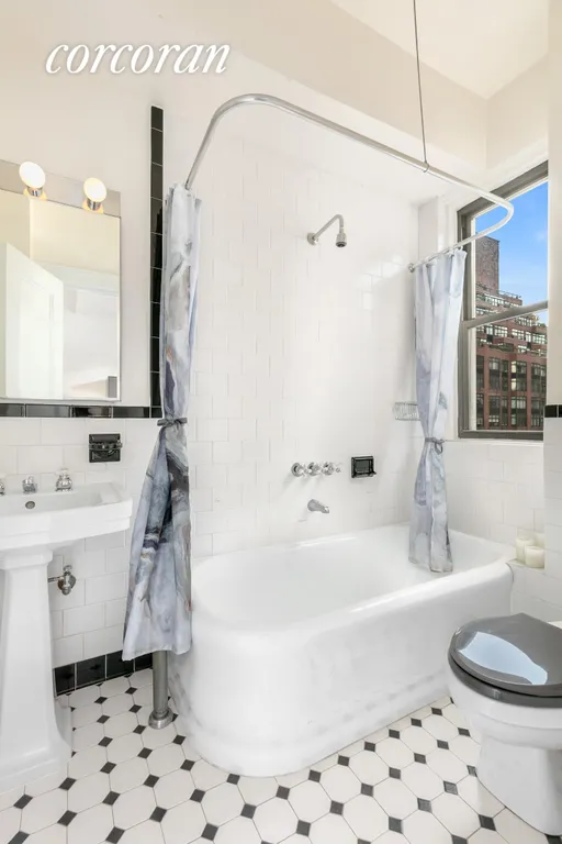 New York City Real Estate | View 129 East 82nd Street, 6A | Primary Bathroom | View 7