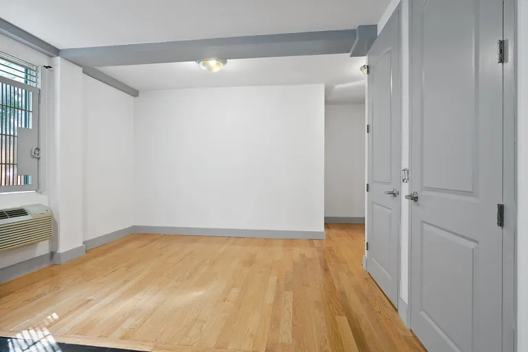 New York City Real Estate | View 2155 Daly Avenue, 1B | Living Room | View 6