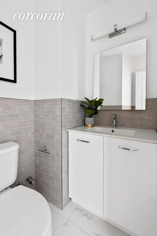 New York City Real Estate | View 10 West 15th Street, 214 | Full Bathroom | View 10