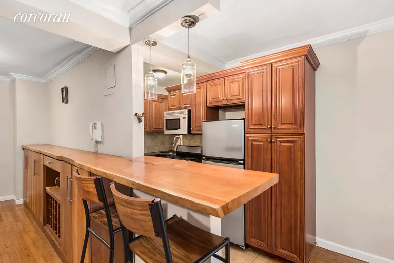 New York City Real Estate | View 229 East 28th Street, 1M | Dining Bay/ Foyer | View 6