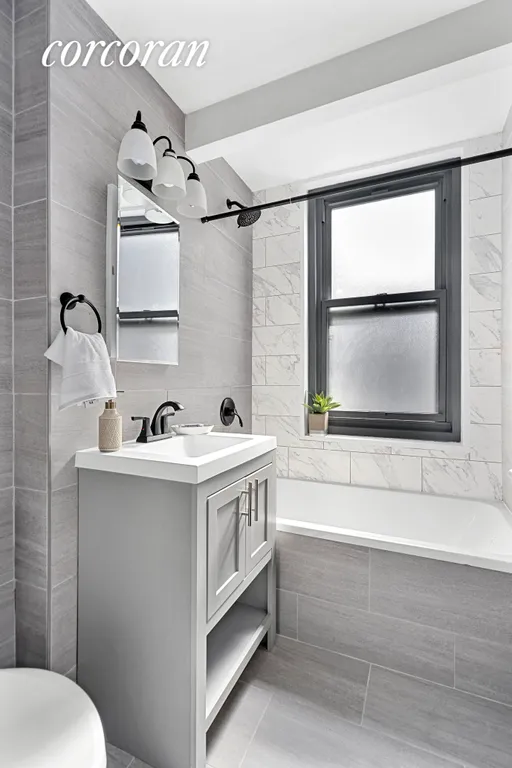 New York City Real Estate | View 2025 Broadway, 15A | Bathroom | View 7