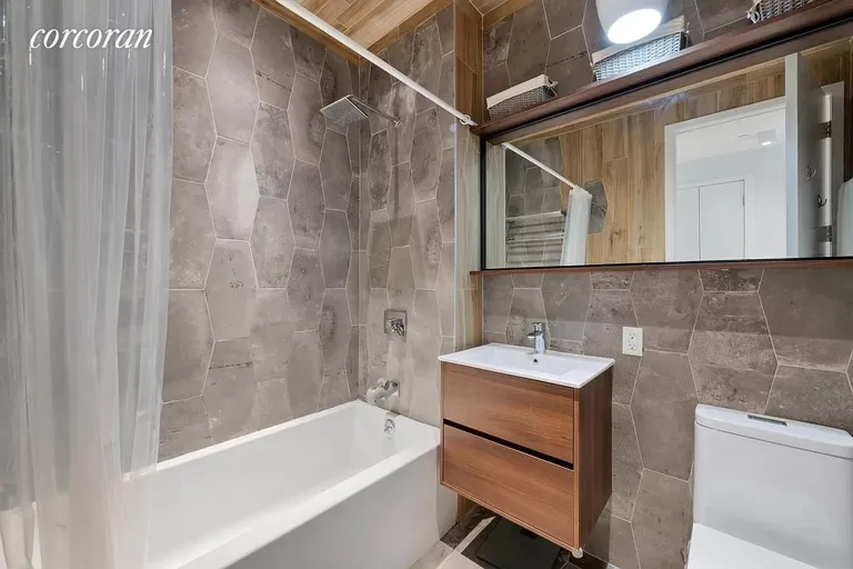 New York City Real Estate | View 26 East 19th Street, 5C | Full Bathroom | View 3