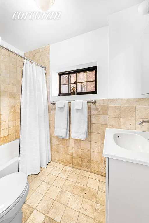 New York City Real Estate | View 102 East 22nd Street, 7AB | Full Bathroom | View 7