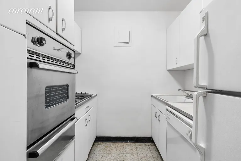 New York City Real Estate | View 123 East 75th Street, 2C | Kitchen | View 3