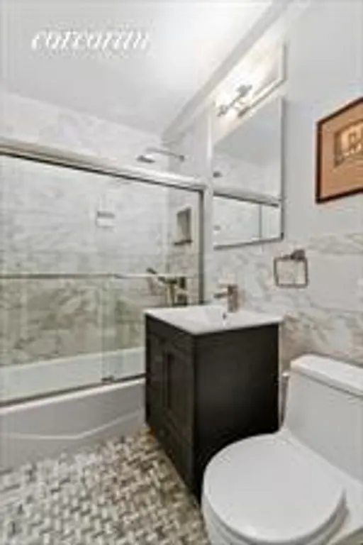 New York City Real Estate | View 50 Park Avenue, 2G | Full Bathroom | View 5