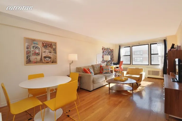 New York City Real Estate | View 333 East 34th Street, 16F | Living Room | View 18