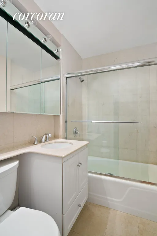New York City Real Estate | View 201 East 66th Street, 11B | Full Bathroom | View 5