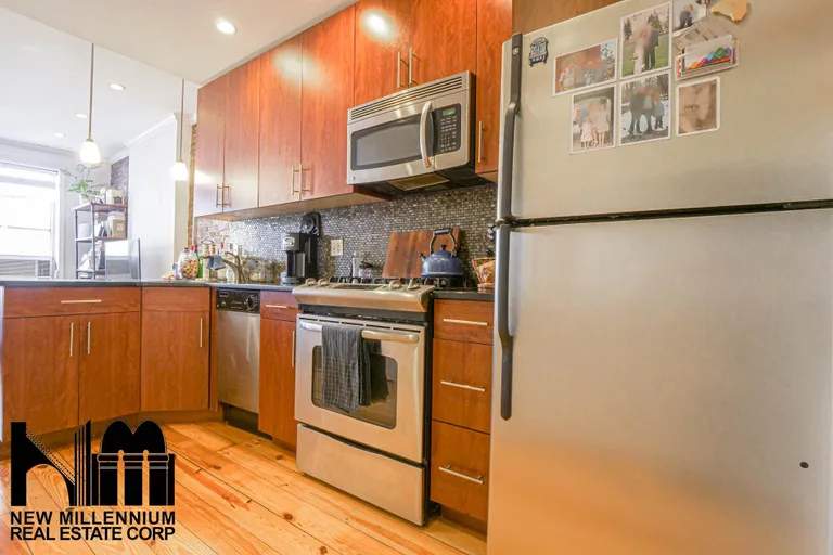 New York City Real Estate | View 205 East 68th Street, T5H | 1 Bed, 2 Baths | View 1