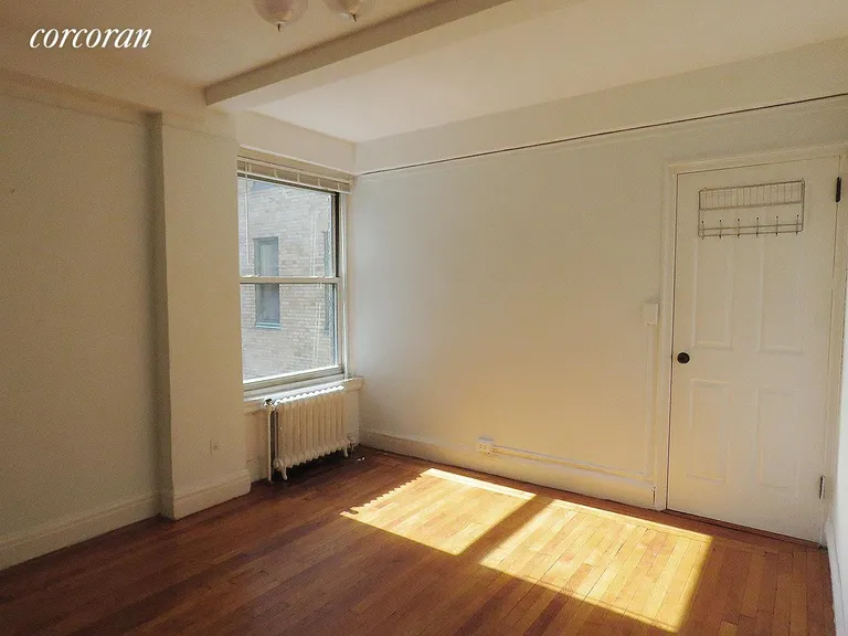 New York City Real Estate | View 325 West 45th Street, 706A | 1 Bath | View 1