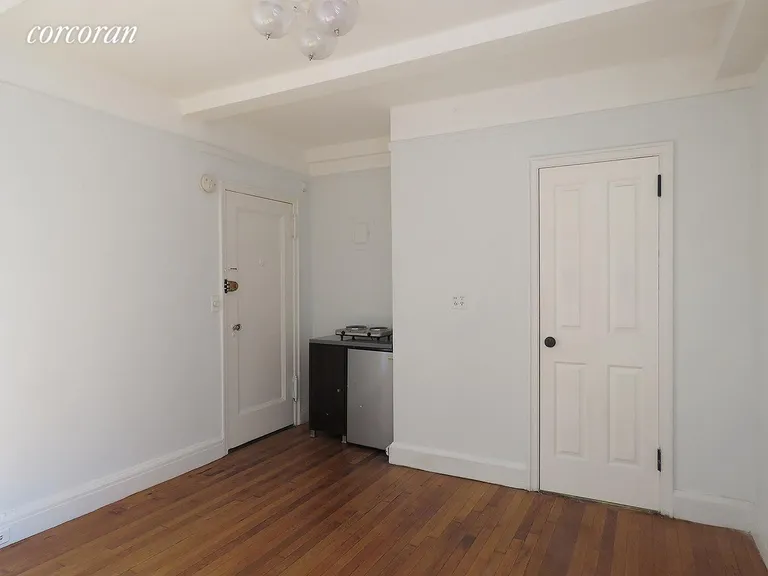 New York City Real Estate | View 325 West 45th Street, 706A | Kitchen | View 5
