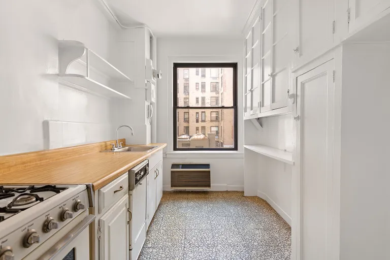 New York City Real Estate | View 410 East 57th Street, 8B | room 4 | View 5