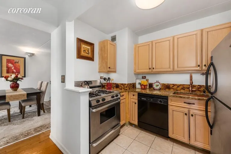New York City Real Estate | View 220 Manhattan Avenue, 6K | room 2 | View 3