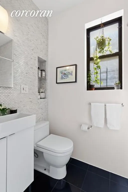 New York City Real Estate | View 815 8th Avenue, 4F | Full Bathroom | View 14