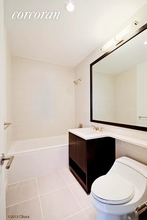 New York City Real Estate | View 333 East 91st Street, 19C | Full Bathroom | View 6