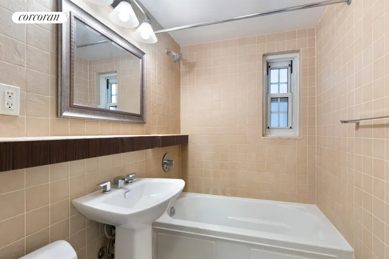 New York City Real Estate | View 115 Willow Street, 4E | Full Bathroom | View 6