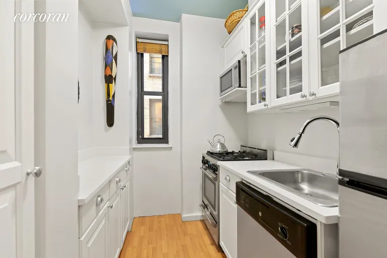 New York City Real Estate | View 590 West End Avenue, 3B | room 3 | View 4
