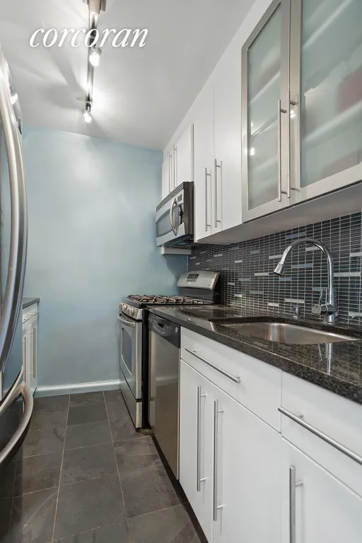 New York City Real Estate | View 170 West End Avenue, 27R | Kitchen | View 11