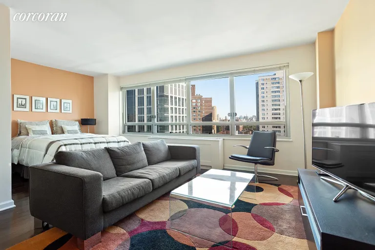 New York City Real Estate | View 170 West End Avenue, 27R | Living Room | View 10