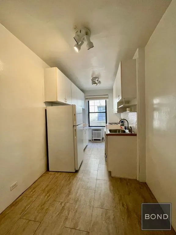 New York City Real Estate | View 170 West End Avenue, 27R | room 2 | View 3