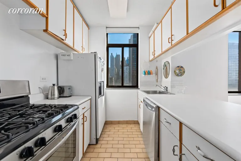 New York City Real Estate | View 380 Rector Place, 20E | room 2 | View 3
