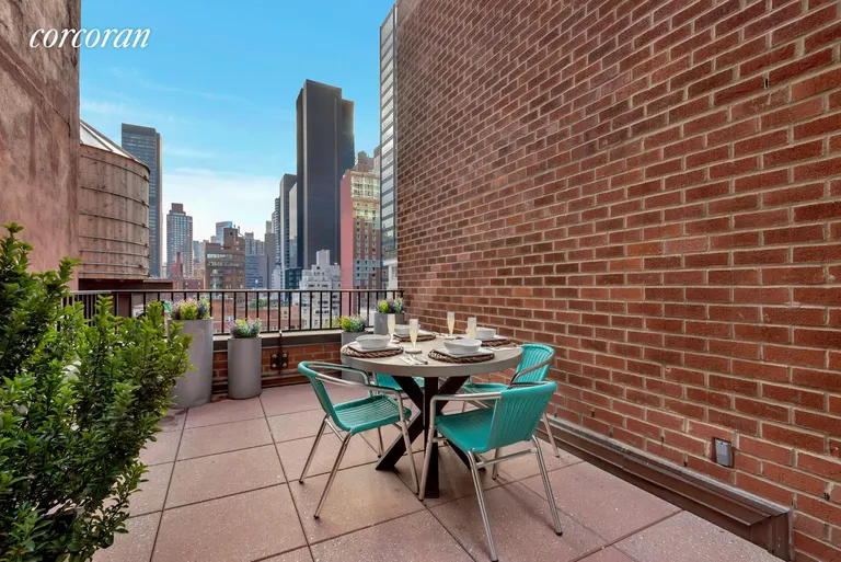 New York City Real Estate | View 220 East 54th Street, 11H | room 1 | View 2