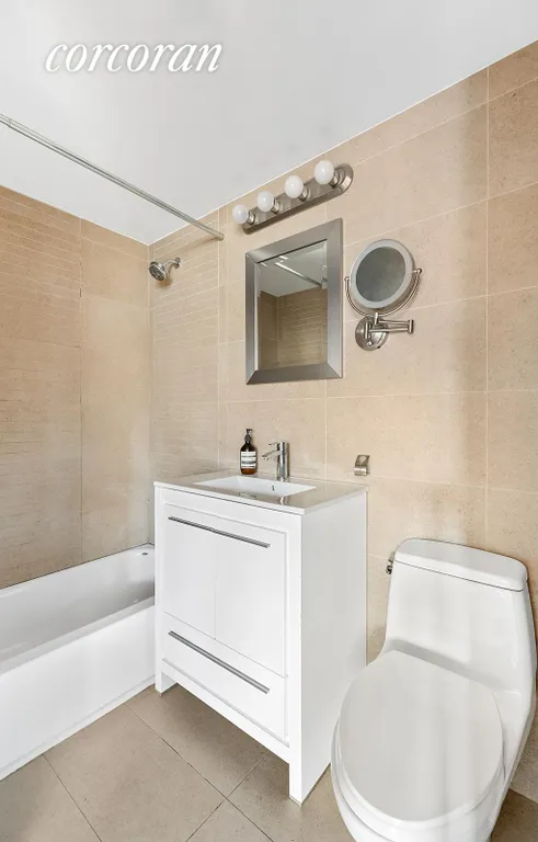 New York City Real Estate | View 267 8th Street, 4L | Full Bathroom | View 9