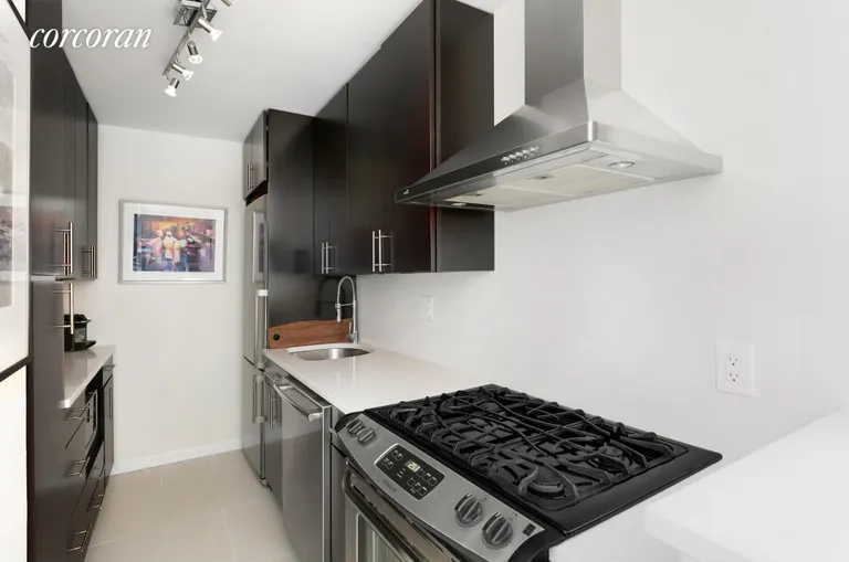 New York City Real Estate | View 400 East 77th Street, 12B | Entertaining is Easy as Pie | View 5