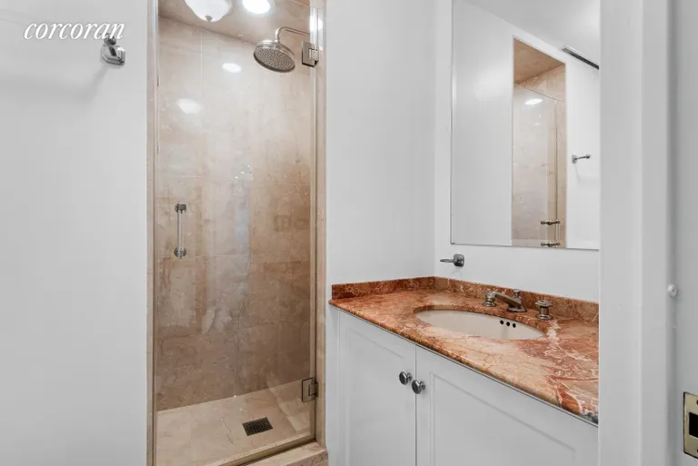 New York City Real Estate | View 15 West 53rd Street, 19E | Full Bathroom | View 7