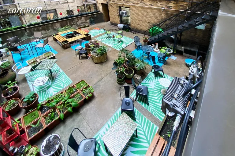 New York City Real Estate | View 875 West End Avenue, 1A | Common Area Courtyard | View 9
