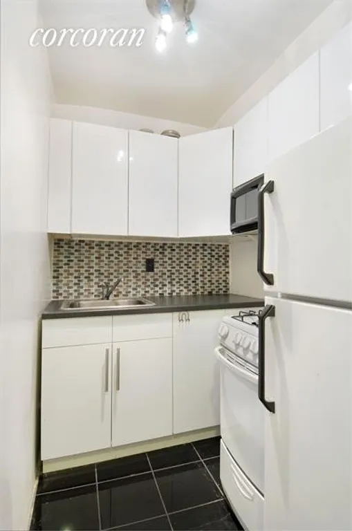 New York City Real Estate | View 25 West 13th Street, 1JN | Kitchen | View 4