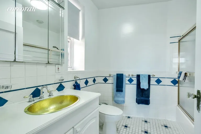 New York City Real Estate | View 200 Pinehurst Avenue, 6HJ | Ensuite Bathroom | View 11