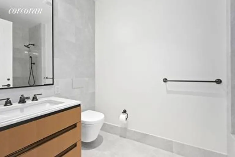 New York City Real Estate | View 515 West 18th Street, 815 | Full Bathroom | View 8