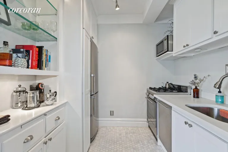 New York City Real Estate | View 101 Lafayette Avenue, 8M | Kitchen | View 4
